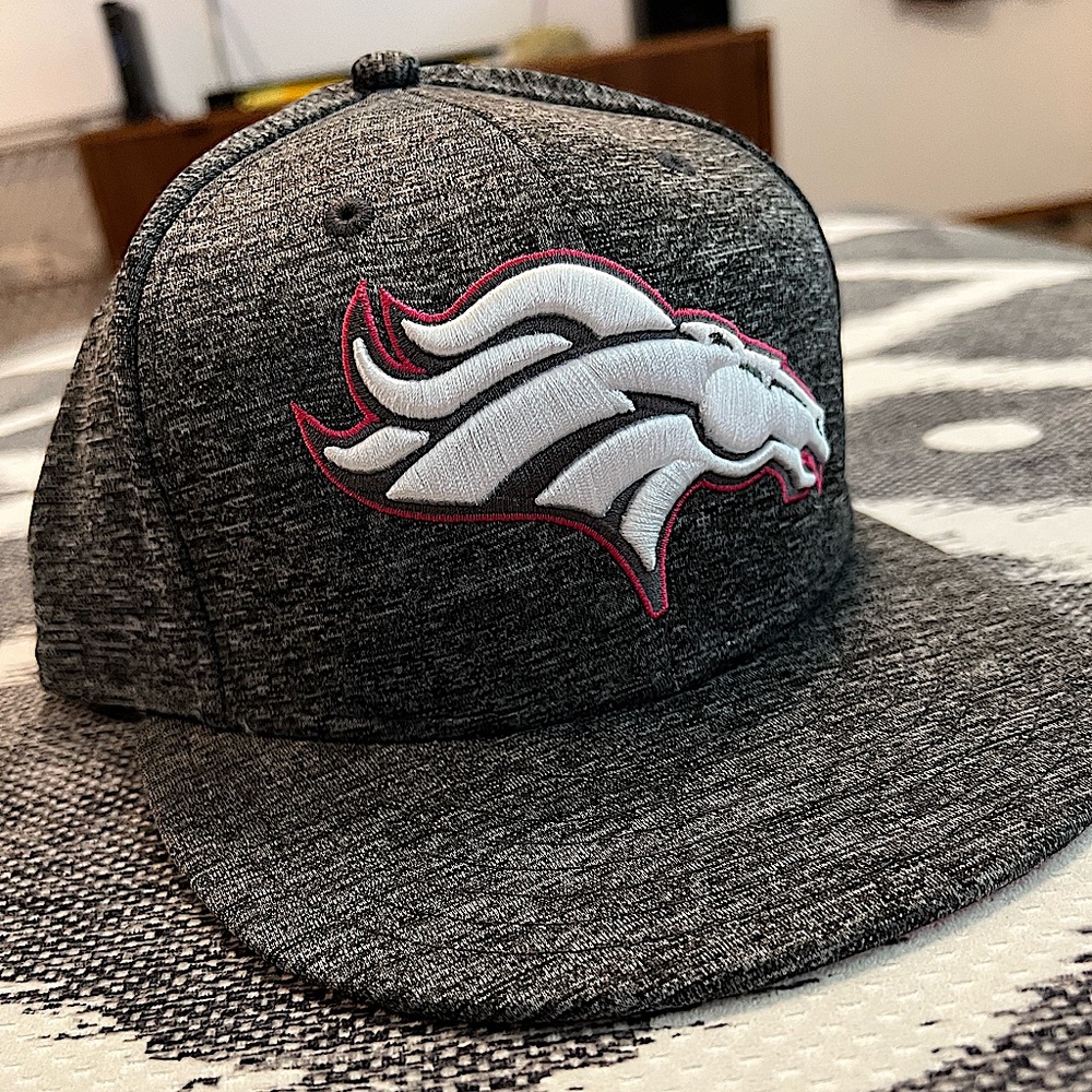 NEW ERA Denver Broncos Limited Edition Breast Cancer hat, NWOT